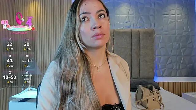 Snapshot of Alessia_Taylorr chatting on 12, 9, 2025 Alessia Taylorr online show from 12, 9, 2025