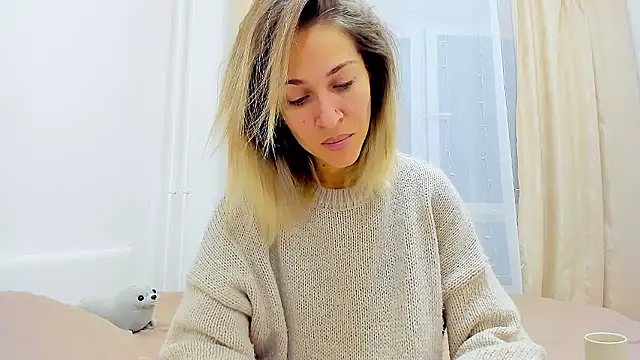 Mona Cruz online show from 9, 12, 2024