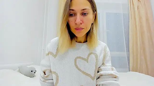 Mona Cruz online show from 11, 12, 2024