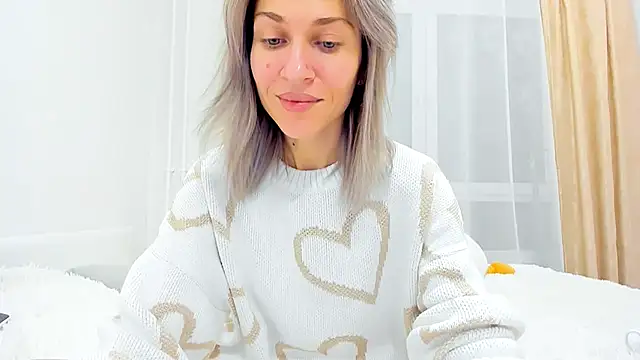 Mona Cruz online show from 5, 2, 2025