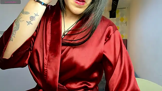 LiaCooper  online show from 15, 1, 2025