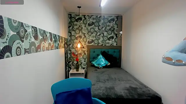 LiaCooper  online show from 1, 2, 2025