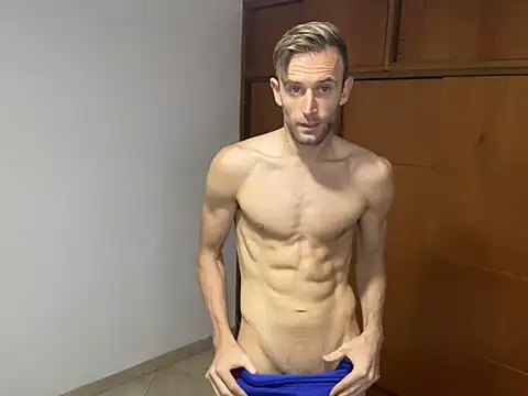 Snapshot of aquilesmade chatting on 9, 1, 2025 aquilesmade online show from 9, 1, 2025