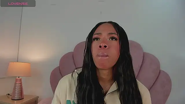 Nicole Paradise online show from 12, 2, 2025