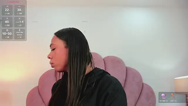 Nicole Paradise online show from 7, 3, 2025