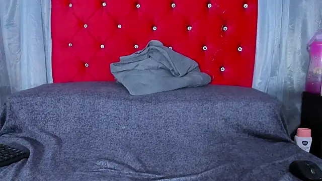 Cumming Tiffani online show from 13, 3, 2025