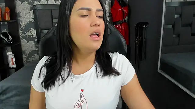 Cumming Tiffani online show from 7, 10, 2025