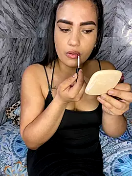 Cumming Tiffani online show from 27, 10, 2025