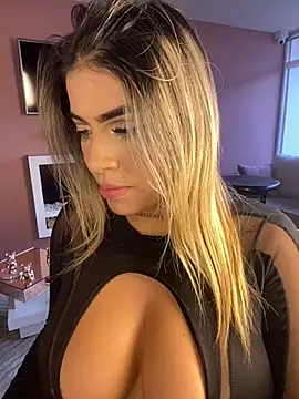 Snapshot of MiaWhitePink_ chatting on 14, 2, 2025 MiaWhitePink online show from 14, 2, 2025