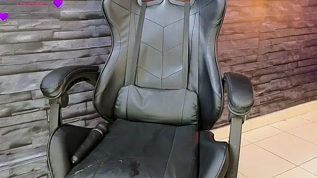 Lilith Zen online show from 6, 2, 2025