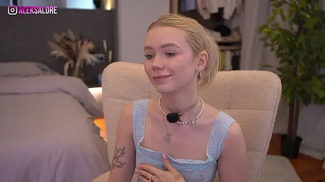 LexieLoree online show from 23, 3, 2026