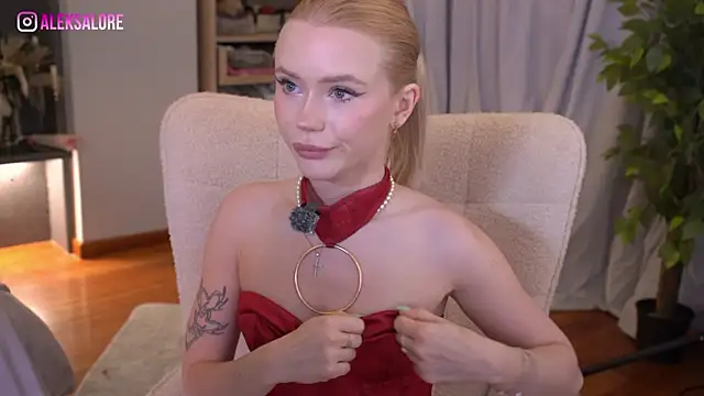 Snapshot of LexieLoree chatting on 9, 6, 2026 LexieLoree online show from 9, 6, 2026