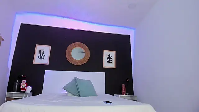 VioletPaket online show from 13, 12, 2024