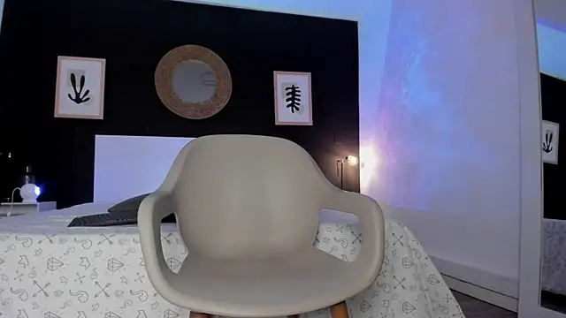 VioletPaket online show from 1, 2, 2025