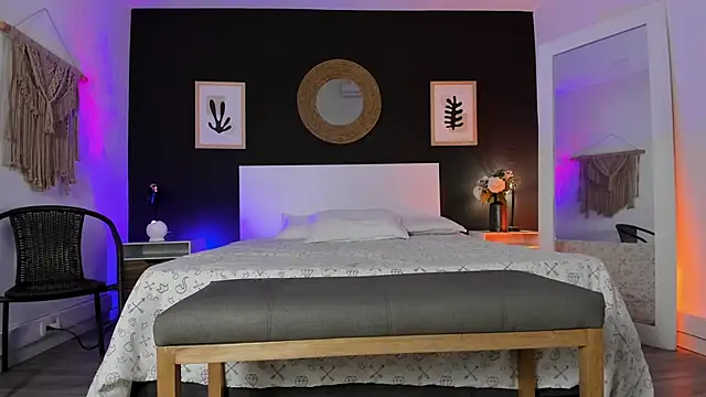 VioletPaket online show from 23, 11, 2025