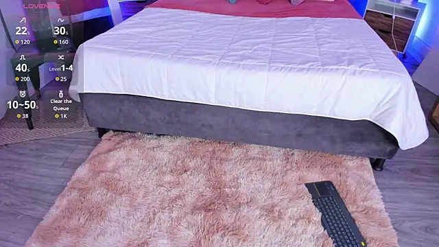 VioletPaket online show from 11, 4, 2026