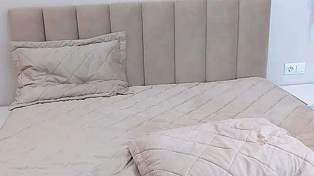 lulu wolf online show from 21, 4, 2026