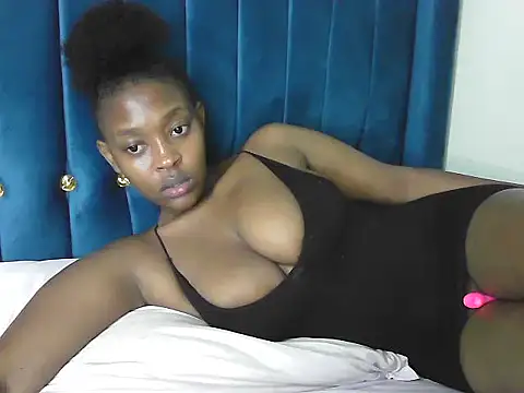 Snapshot of Sweet_mella chatting on 12, 9, 2025 Sweet mella online show from 12, 9, 2025
