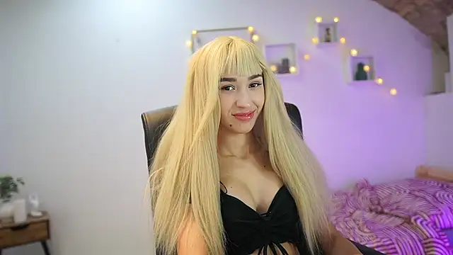 Amai  Liu online show from 19, 10, 2025