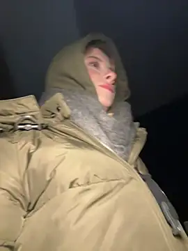 Mia-Minou online show from 4, 2, 2025