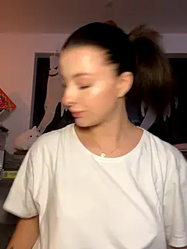 Mia-Minou online show from 14, 10, 2025