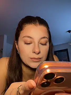 Mia-Minou online show from 7, 2, 2026