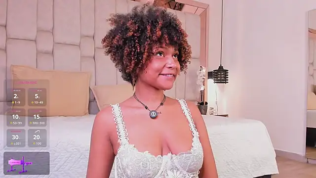 Snapshot of _CurlyGirl_ chatting on 27, 7, 2026 CurlyGirl online show from 27, 7, 2026