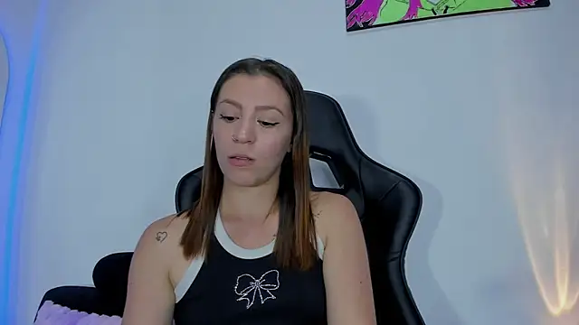 Snapshot of roxanne_jones1 chatting on 5, 6, 2026 roxanne jones1 online show from 5, 6, 2026