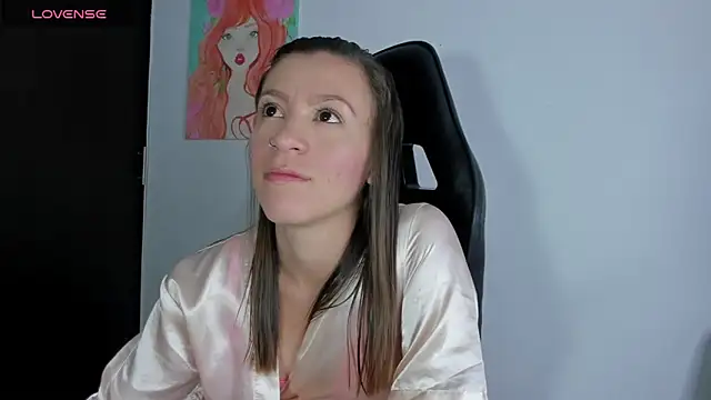 Snapshot of roxanne_jones1 chatting on 21, 7, 2026 roxanne jones1 online show from 21, 7, 2026