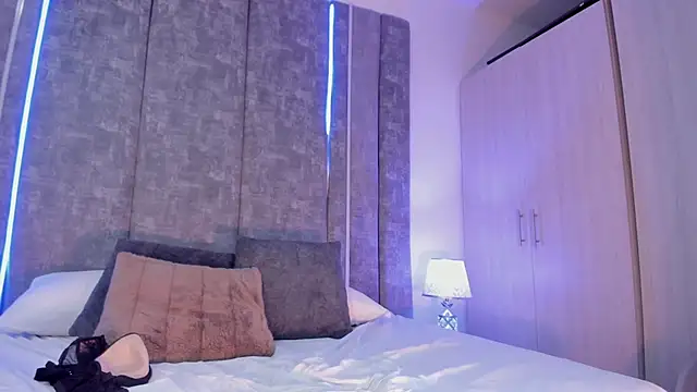 Snapshot of MadelineJones chatting on 11, 2, 2025 MadelineJones online show from 11, 2, 2025