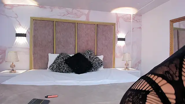 Snapshot of MadelineJones chatting on 12, 3, 2025 MadelineJones online show from 12, 3, 2025