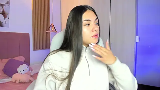 mia nevaeh online show from 23, 10, 2025