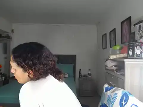 Snapshot of Corina_hot chatting on 6, 12, 2024 Corina hot online show from 6, 12, 2024