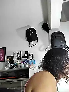 Snapshot of Corina_hot chatting on 5, 1, 2025 Corina hot online show from 5, 1, 2025