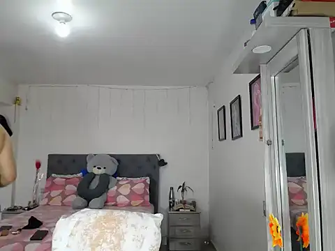 Snapshot of Corina_hot chatting on 23, 9, 2025 Corina hot online show from 23, 9, 2025