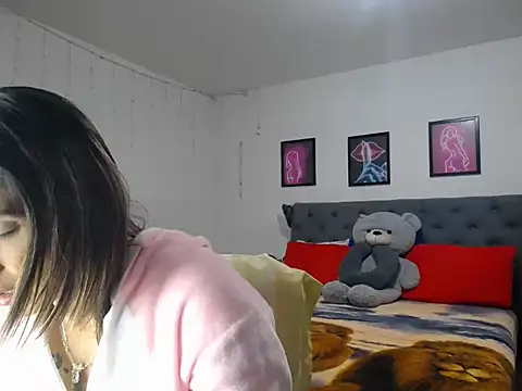 Snapshot of Corina_hot chatting on 13, 4, 2026 Corina hot online show from 13, 4, 2026