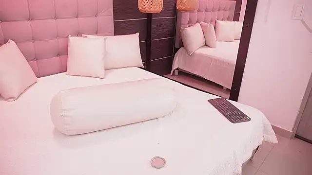 Bella TS  online show from 26, 2, 2026