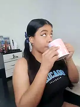 Snapshot of Fanny_Klean chatting on 6, 2, 2025 Fanny Klean online show from 6, 2, 2025