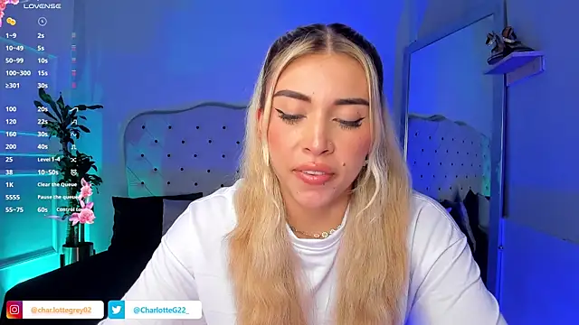 Snapshot of charlotte__grey chatting on 4, 3, 2025 charlotte grey online show from 4, 3, 2025