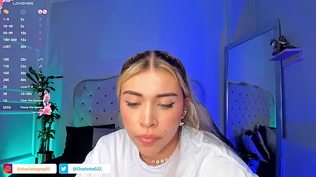 Snapshot of charlotte__grey chatting on 5, 3, 2025 charlotte grey online show from 5, 3, 2025