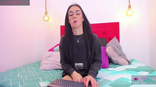 Mia thompson 19 online show from 17, 3, 2025