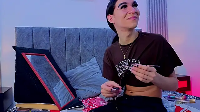 Mia thompson 19 online show from 23, 9, 2025