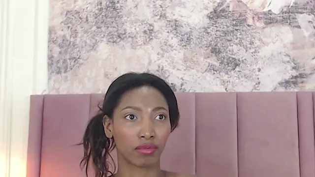 Snapshot of SabrinaDevill chatting on 10, 11, 2025 SabrinaDevill online show from 10, 11, 2025