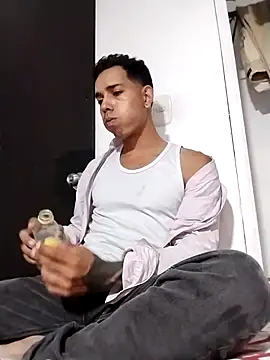 Snapshot of chero_95 chatting on 7, 4, 2026 chero 95 online show from 7, 4, 2026