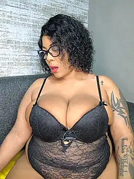 Snapshot of ExclusiveLeexx chatting on 12, 3, 2025 ExclusiveLeexx online show from 12, 3, 2025