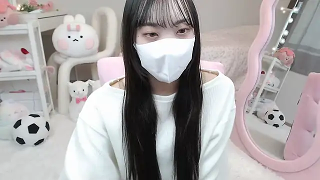 momo room online show from 2, 1, 2025