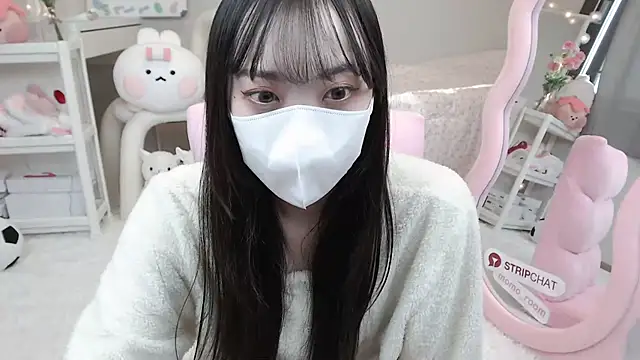 momo room online show from 12, 1, 2025