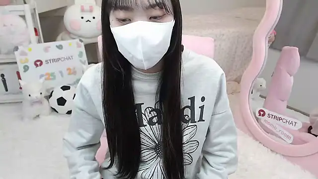 momo room online show from 26, 1, 2025