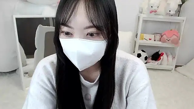 Snapshot of momo_room chatting on 3, 5, 2026 momo room online show from 3, 5, 2026