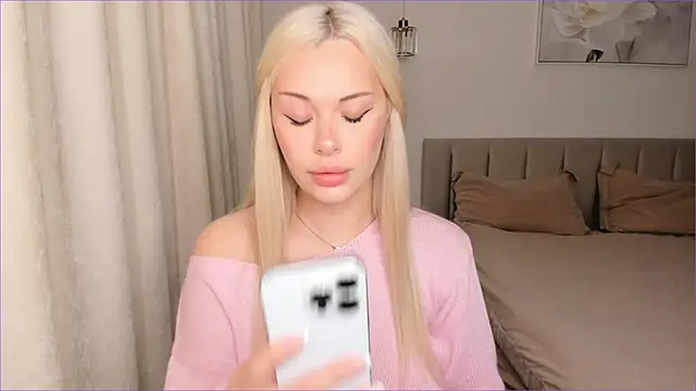 Snapshot of Lina_Flores chatting on 1, 11, 2025 Lina Flores online show from 1, 11, 2025